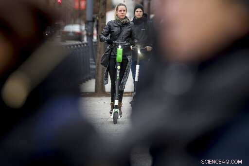 Electric Scooters Outpace Docked Bikes in Shared Mobility