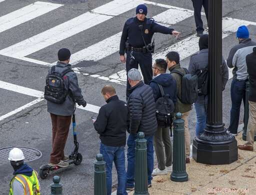 Electric Scooters Outpace Docked Bikes in Shared Mobility
