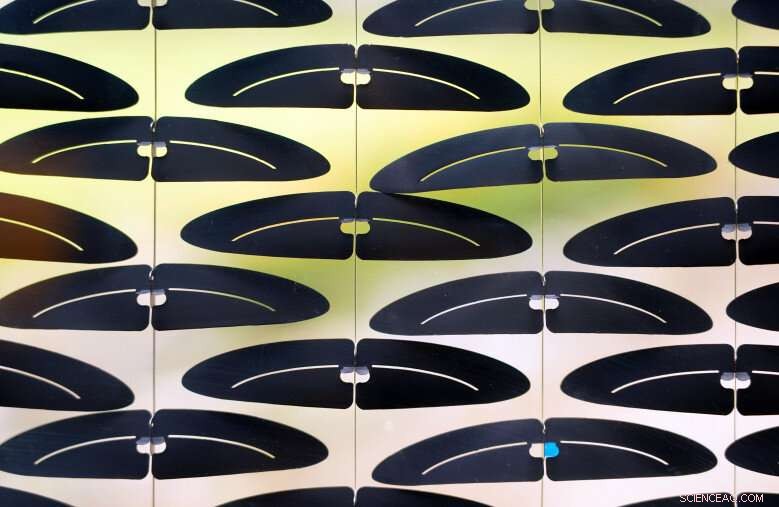 USC Professor Develops Motorless Smart Building Materials That Self‑Shape