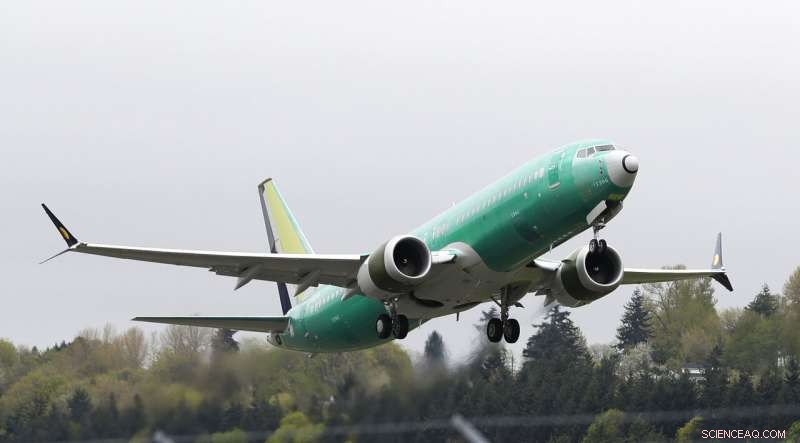 Boeing Failed to Inform Airlines About Missing Safety Alert