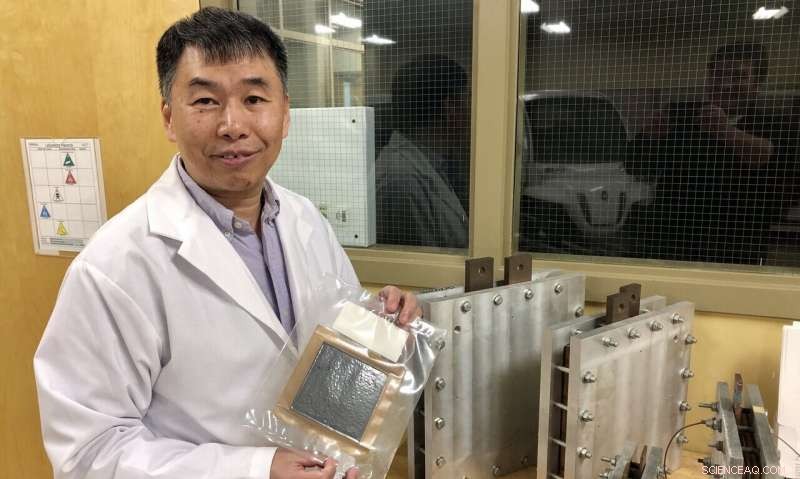 Affordable Clean Fuel Cells Set to Replace Traditional Gasoline Engines in Vehicles