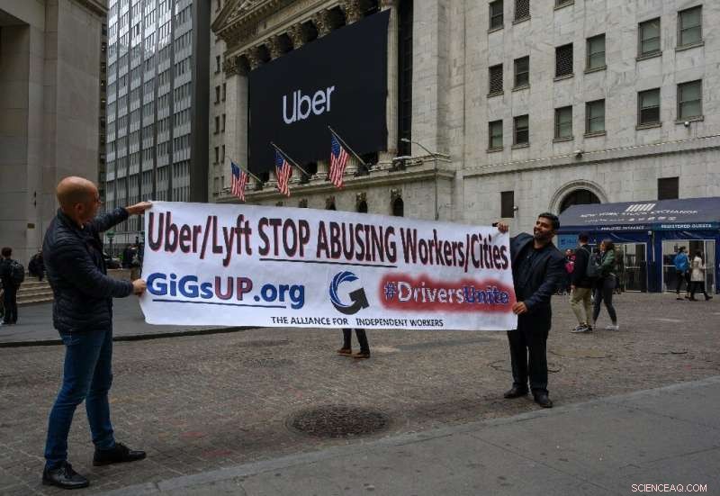 Uber s Wall Street Debut Falters, Shares Slide in First Trading Session