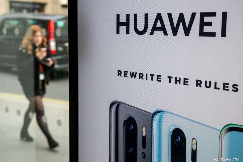 Huawei Chairman Signals Readiness to Sign No-Spy Deal with the UK