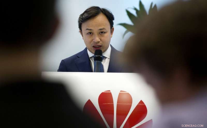 U.S. Delays Huawei Ban, Giving Tech Industry Time to Adapt