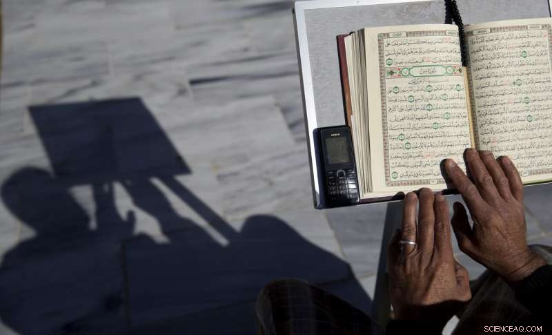 Ramadan in the Middle East: Fasting Meets Facebook Use, According to Data