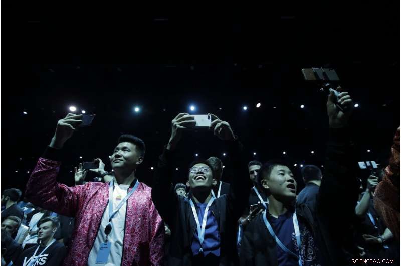 Apple Unveils New Software, Signals Shift Beyond iPhone Dominance