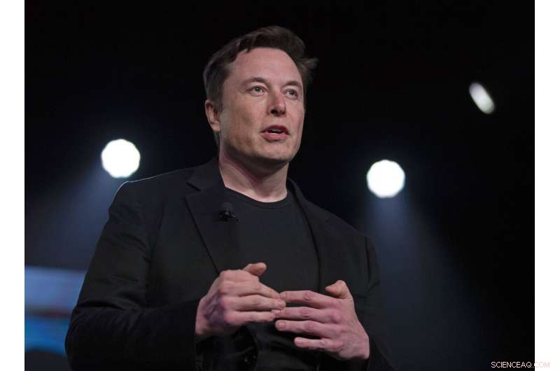 Tesla CEO Boosts Shareholder Confidence While Criticizing Media