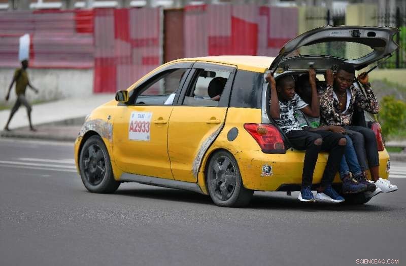 Kinshasa’s Traffic Crisis: Commuters Grapple with Gridlock in DR Congo’s Capital