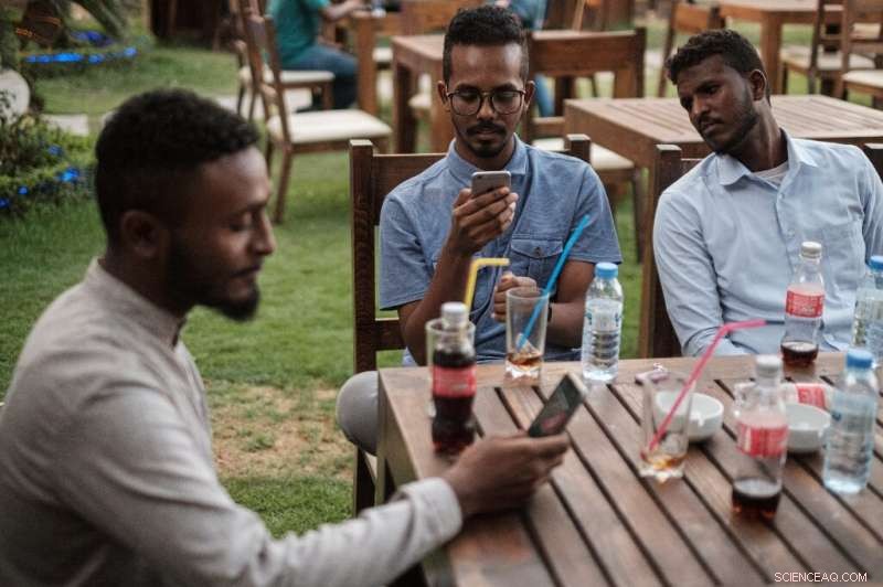How Sudanese Internet Users Overcome Connectivity Blackouts
