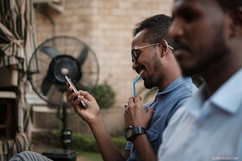 How Sudanese Internet Users Overcome Connectivity Blackouts