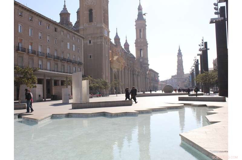 Optimizing Neutron Scattering Experiments with Advanced Monte Carlo Simulations