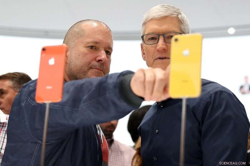 Apple Faces Uncertainty as Design Chief Jony Ive Departs