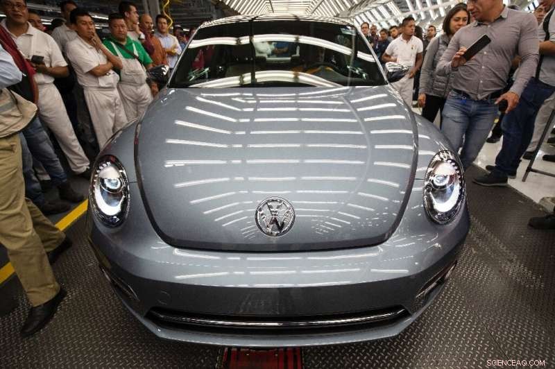 Volkswagen Unveils Final Beetle Model, Marks End of an Era on Mexican Assembly Line