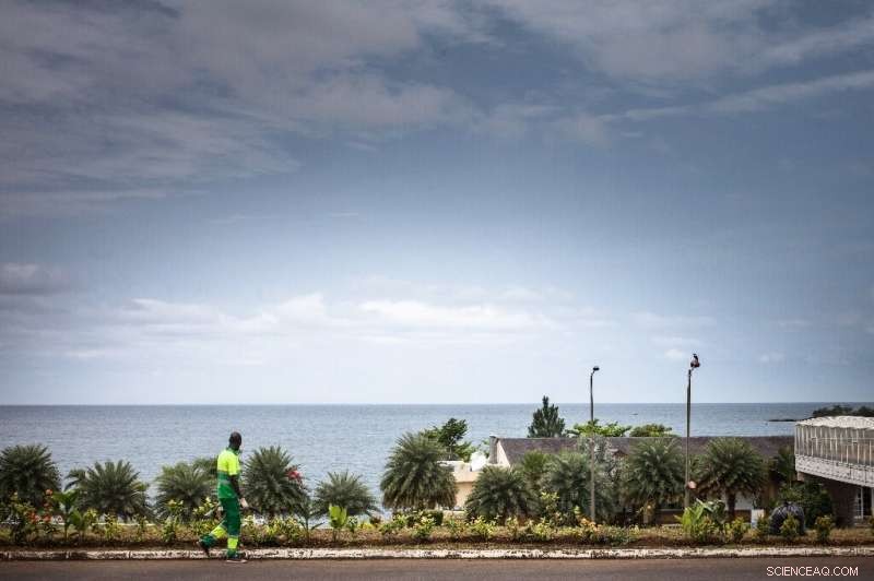 Limited Internet Access Persists Amid Equatorial Guinea s Oil Wealth