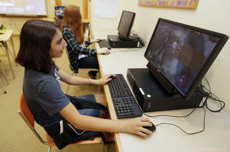 Hathaway Brown Pioneers U.S. Varsity Esports: First All‑Girls School to Do So