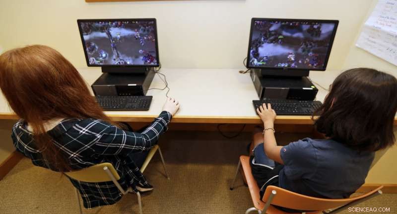 Hathaway Brown Pioneers U.S. Varsity Esports: First All‑Girls School to Do So