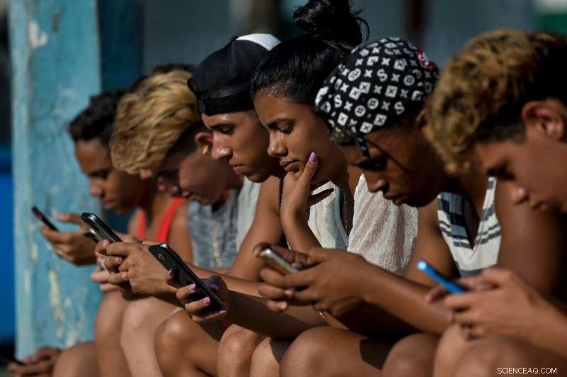 Cuba Broadens Home Wi-Fi Access While Maintaining Strict Oversight