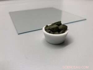 Solid Foundations Power Highly Efficient Solar Cells