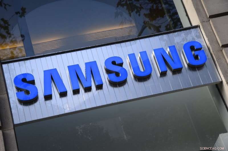 Samsung Electronics Sees 50% Profit Decline as Chip Market Weakens