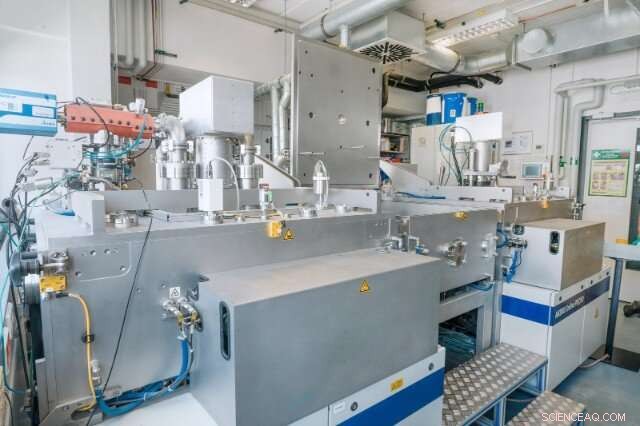 Harnessing Solar Energy with Advanced Textile Photovoltaic Technology