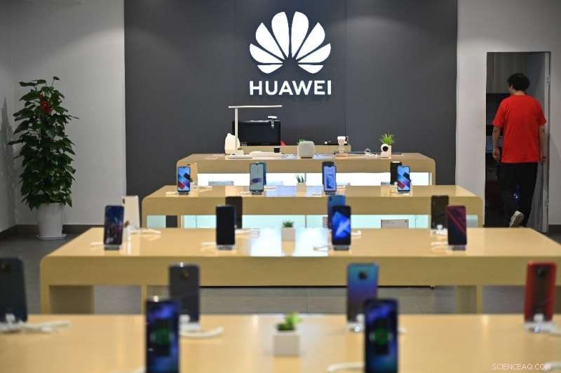 Huawei Debuts Proprietary OS to Compete with Android