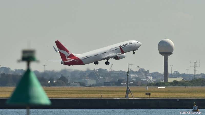 Qantas Airways Reports Lower Annual Profit Amid Rising Oil Prices