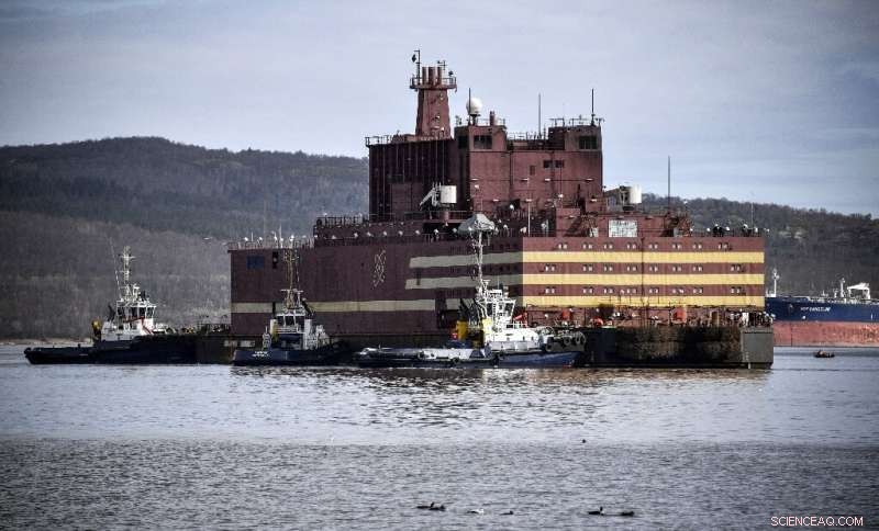 Russia Deploys First Floating Nuclear Reactor in the Arctic, Overcoming Safety Warnings
