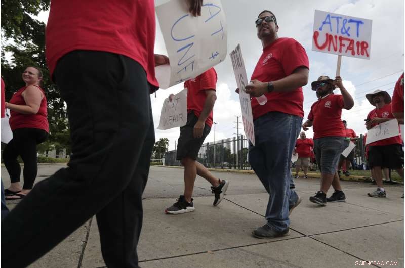 AT&T and Union Confirm 20,000 Strikers Will Resume Work