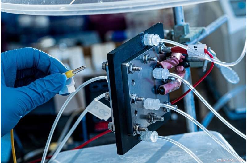 Rice University Develops Reactor that Converts CO₂ into Pure Liquid Fuel