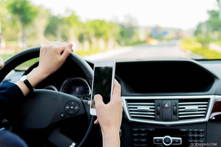 Video Threat Appeals Cut Texting While Driving, Study Finds