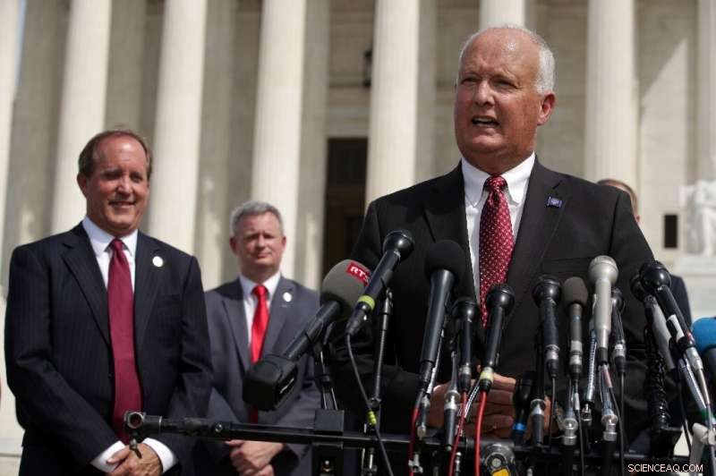 Intensifying Antitrust Push: Big Tech Faces Growing Regulatory Backlash