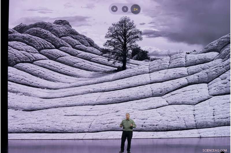 Apple Launches $5/Month Streaming Service to Compete with Netflix