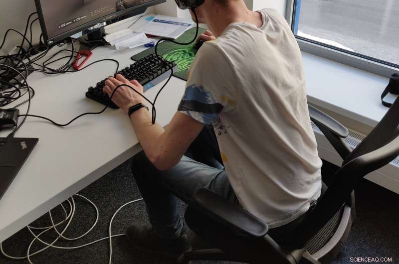 New Study Reveals Distinct Sitting Postures in eSports Pros vs Amateurs