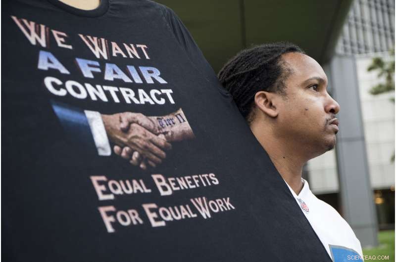 Auto Workers Strike Against GM Over Contract Dispute