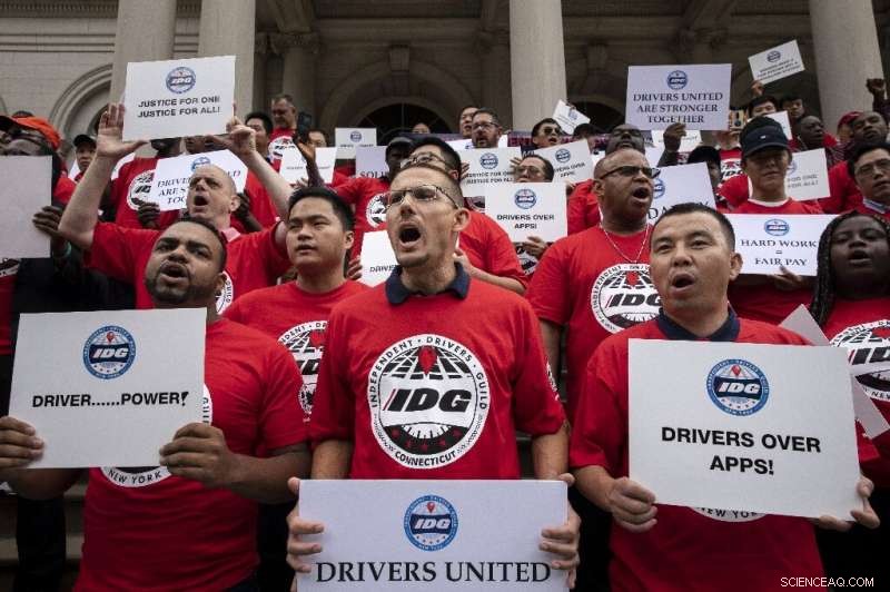 California Governor Signs Bill Classifying Gig Workers as Employees