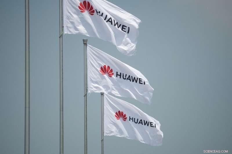 Russia Welcomes Huawei to Deploy 5G Amid US Sanctions