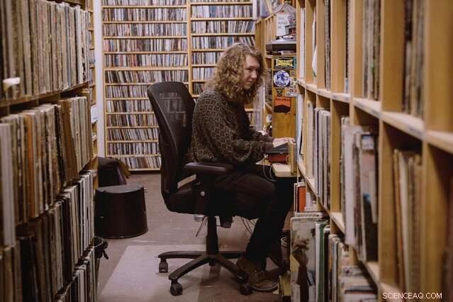 Mathematics Behind Seamless Musical Note Transitions