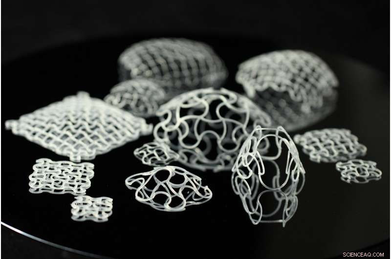 Flat 3D-Printed Lattice Transforms into Human Face with Temperature Change