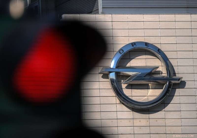 Opel Cuts Factory Hours as German Auto Market Faces Decline