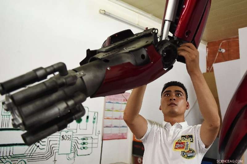 Vietnam Launches Transformers‑Inspired Robot Built from Recycled Parts, Promoting Green Innovation