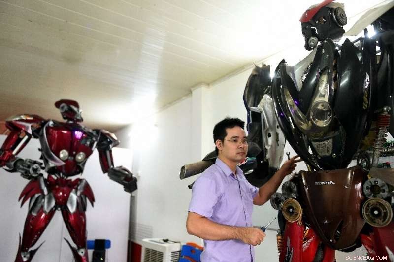 Vietnam Launches Transformers‑Inspired Robot Built from Recycled Parts, Promoting Green Innovation