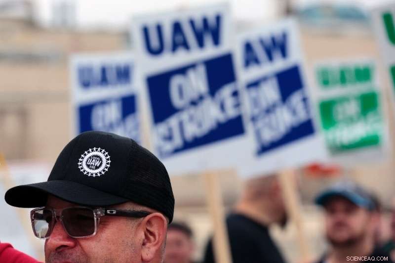 GM Strike Negotiations Stall as Talks Take a Turn for Worse, Union Says