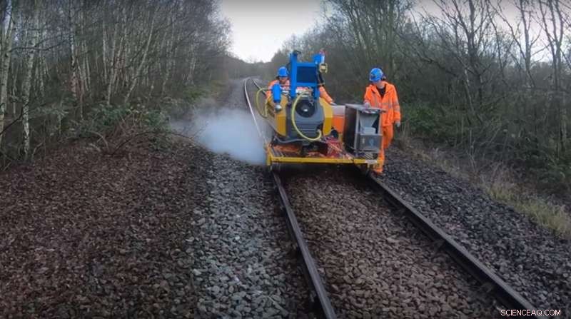 Dry Ice: A Game-Changing Solution to Reduce Autumn Leaf Delays