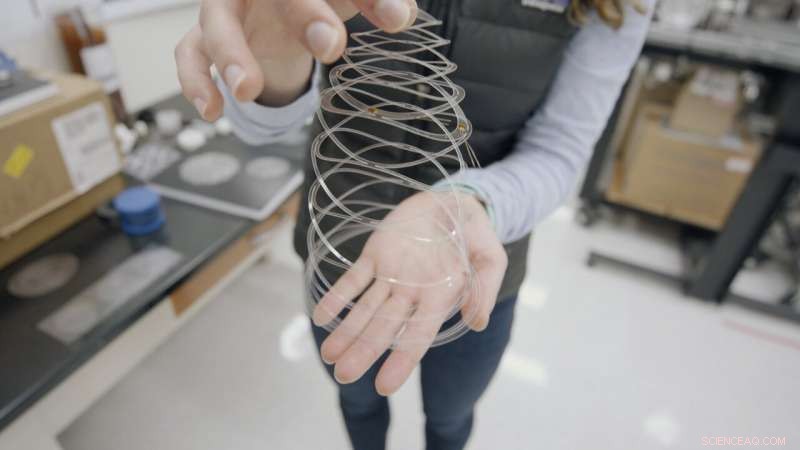 Kirigami‑Enabled Shoulder Patch Enhances Injury Recovery & Athletic Training