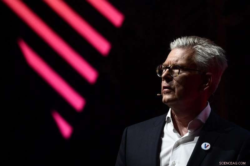 Ericsson Reports Sales Growth, Earnings Hit by Corruption Provision