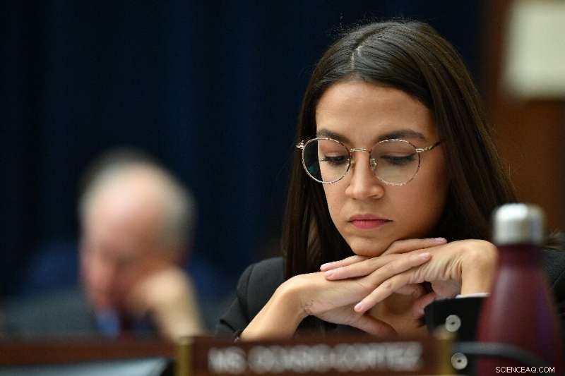 Zuckerberg Considers Scaling Back Facebook’s Libra Initiative