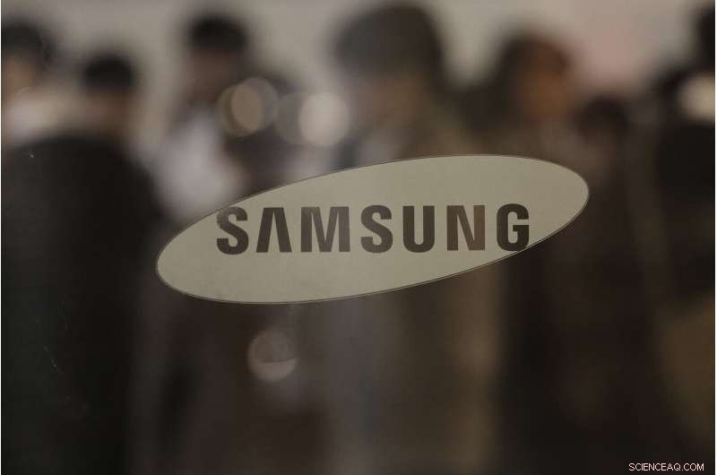 Samsung Electronics Q3 Net Profit Falls 52% Despite Strong Sales