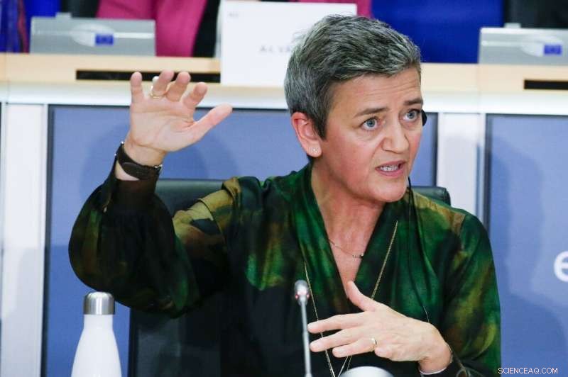 Ed Snowden Warns: Internet Giants  Unstoppable Power in Alliance with Governments