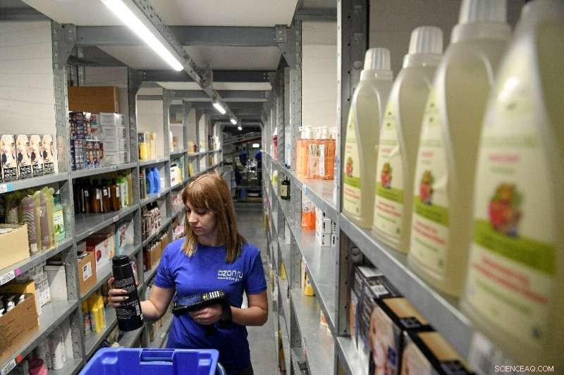 Russia s E-Commerce Surges Amid Economic Slowdown