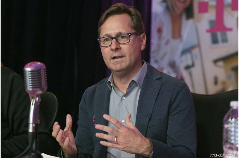 T-Mobile CEO Set to Resign as Sprint Merger Delayed